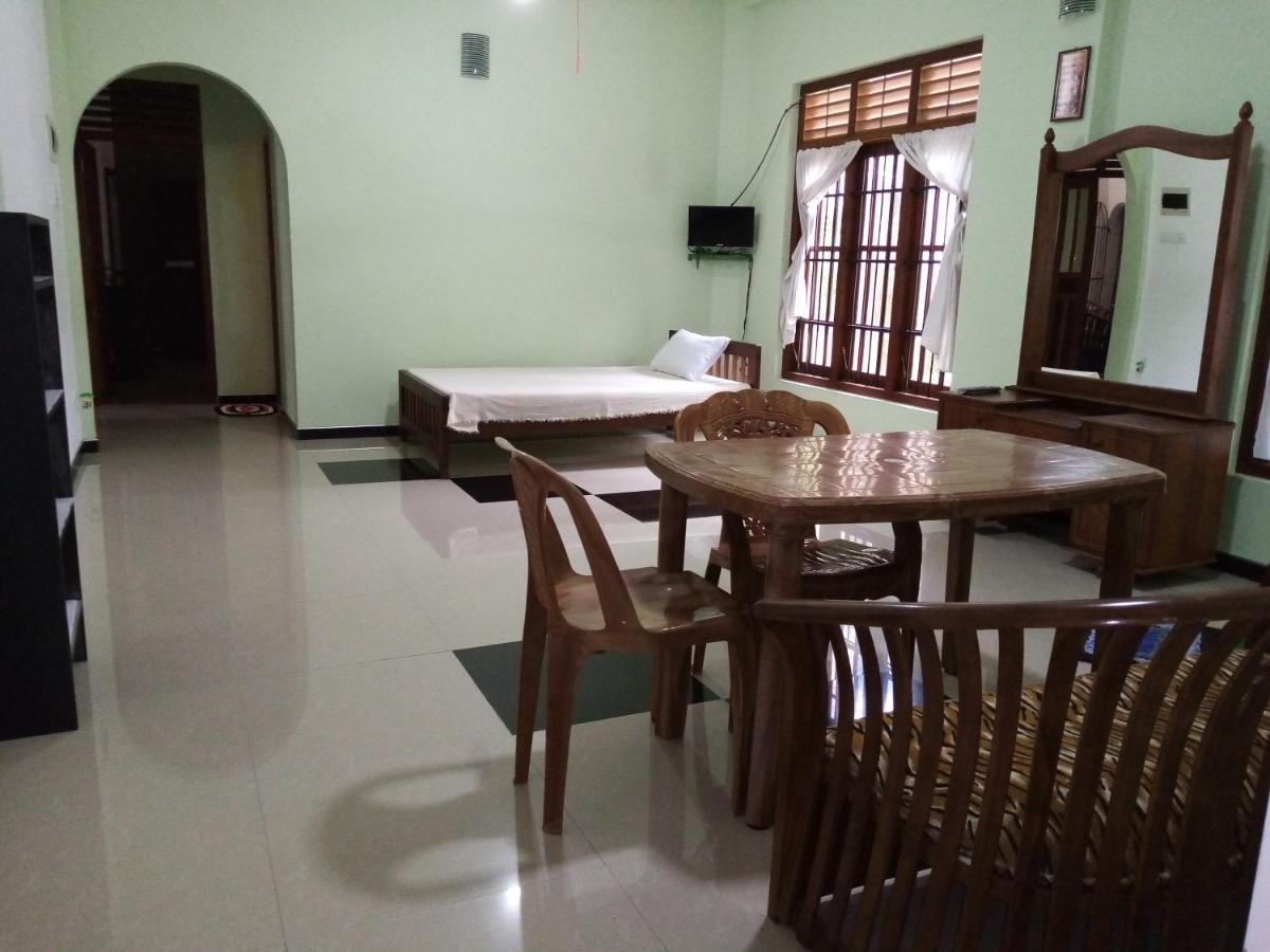 Hotel Sunny Side 89 à Galle Extérieur photo
